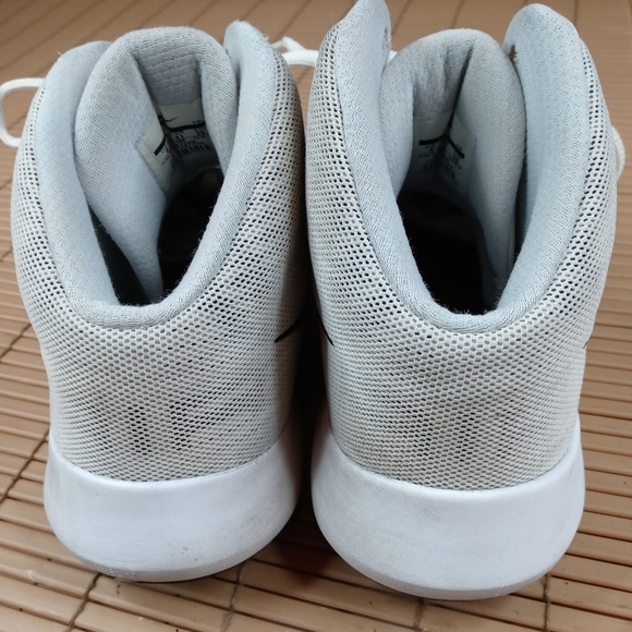 Nike Precision 898455-100  WHITE/BLACK Men's Size 8 athletic shoes. 20.1pm - Picture 7 of 10